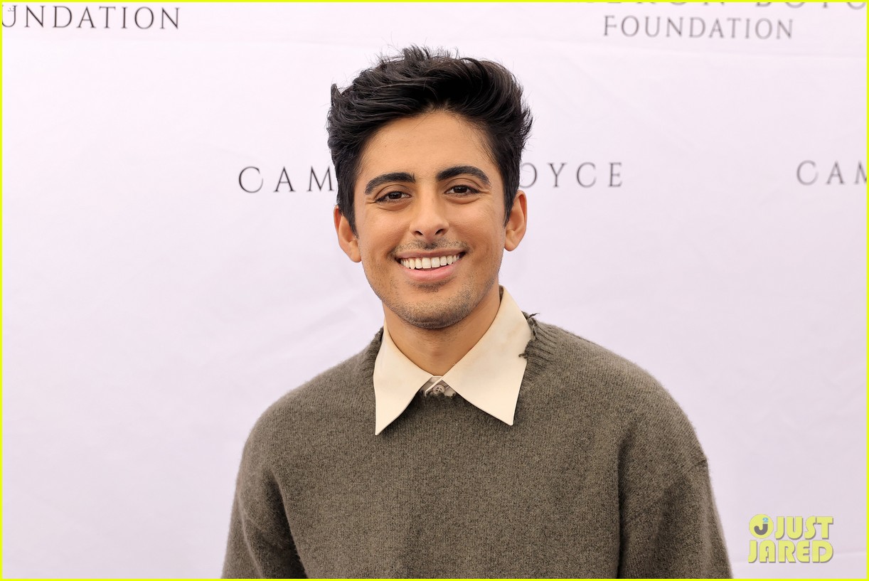 Dove Cameron, Booboo Stewart, Sofia Carson & More 'Descendants' Stars ...