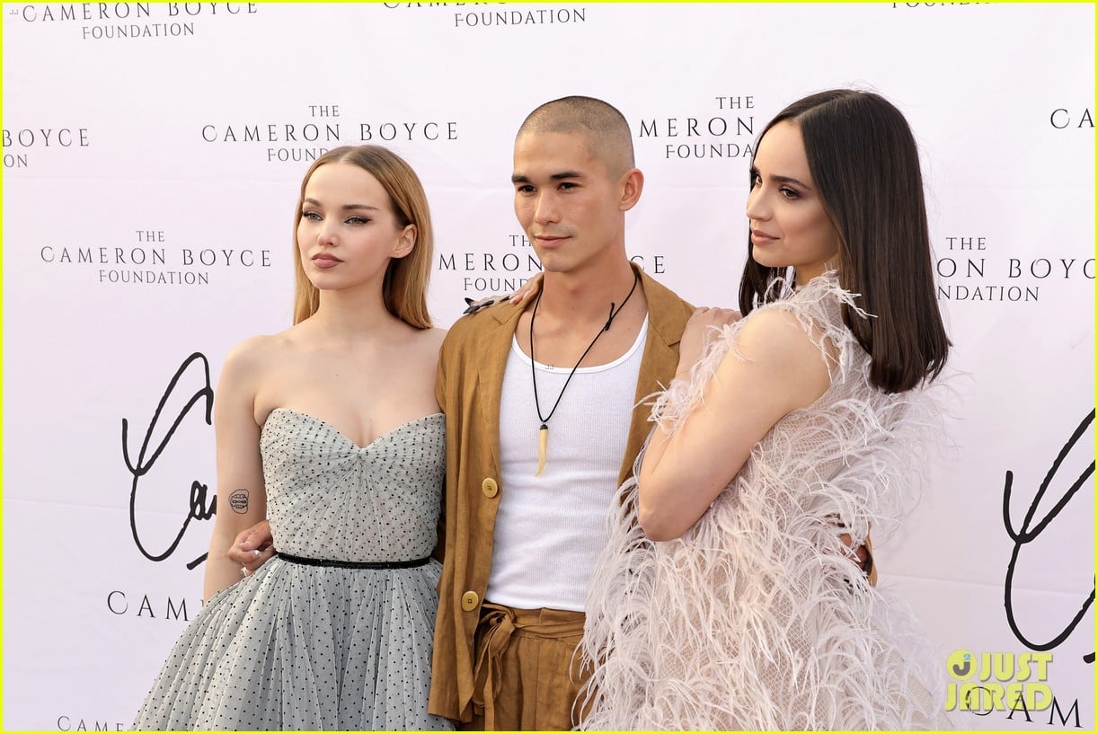 Dove Cameron Booboo Stewart Sofia Carson And More Descendants Stars Attend Cameron Boyce 5540