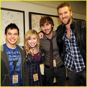 Jennette McCurdy Supports Country Music Fall of Fame