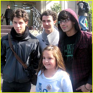 Jonas Brothers: Toronto Trio