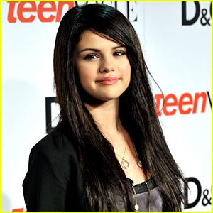 Selena Gomez: Come Chat With Me Today!