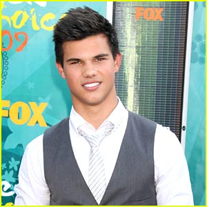 Taylor Lautner Loves The Notebook