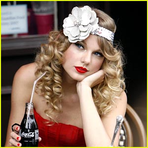 Taylor Swift: Marks & Spencer Designer?