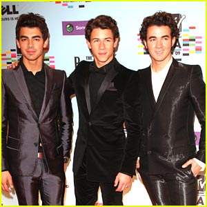Jonas Brothers Hit Up The EMA Awards
