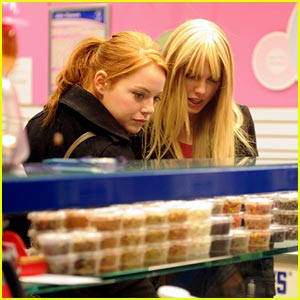 Taylor Swift & Emma Stone: Baskin Robbins Besties