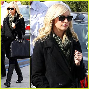 Ashley Tisdale: Meeting At Mo's