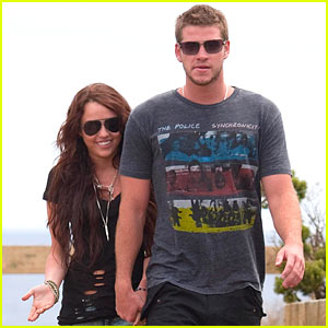 Miley Cyrus & Liam Hemsworth: Phillip Island Hand-Holding