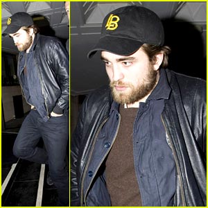 Robert Pattinson: Bearded Host for Hope for Haiti