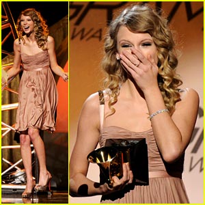Taylor Swift: White Horse Grammy Winner!