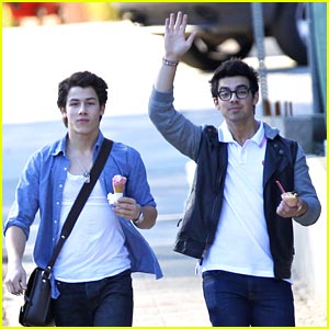 Joe & Nick Jonas: I Scream, You Scream, We All Scream For Ice Cream
