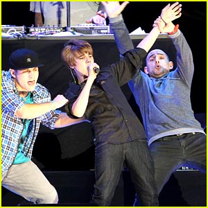 Justin Bieber Performs at Pepsi Fan Jam