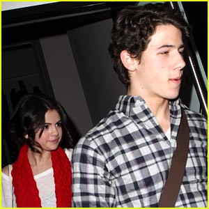 Nick Jonas & Selena Gomez: Dinner Date Duo