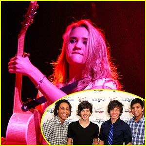Emily Osment Pumps Up Irving Plaza