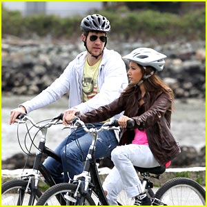 Ashley Tisdale & Scott Speer: Bike Ride Around Vancouver
