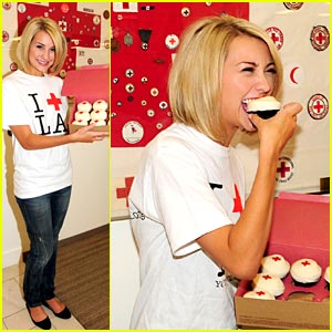 Chelsea Staub is Cupcake Cute