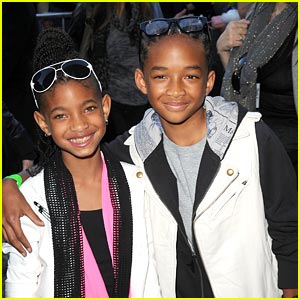 Jaden & Willow Smith Check Out The Perfect Game