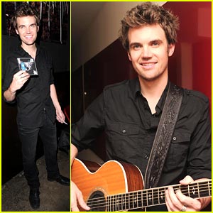 Tyler Hilton Cranks Up the Canal Room