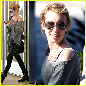 Emma Roberts: Laughing at LAX