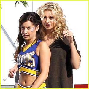 Aly Michalka & Ashley Tisdale: Cheer Cats!