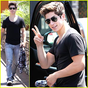 David Henrie: I Get to Mess with Kevin Jonas