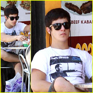David Henrie Munches on Melrose