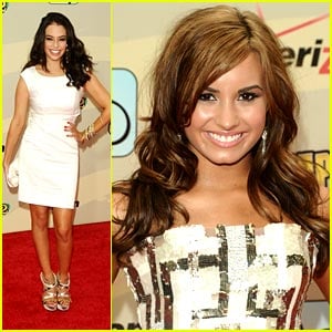 Demi Lovato & Chloe Bridges: Wonderful in White