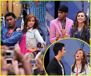 Camp Rock 2 Cast Rocks Out Rumsey Playfield