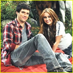 Miley Cyrus: Date with Drew Roy!