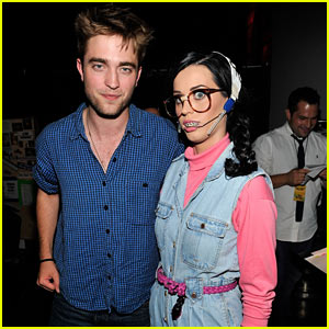 Robert Pattinson: Teen Choice Awards with Katy Perry!