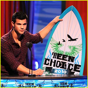 Taylor Lautner WINS Choice Hottie!