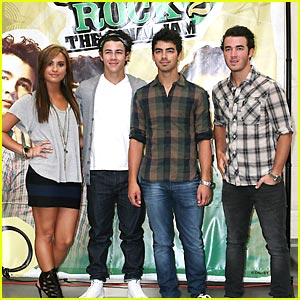 Demi Lovato: Walmart with The Jonas Brothers!