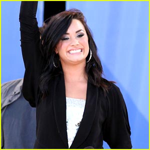 Demi Lovato's Parents: 'Thank You Fans!'