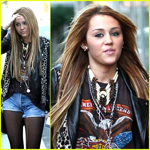 Miley Cyrus to Perform at AMAs 2010!
