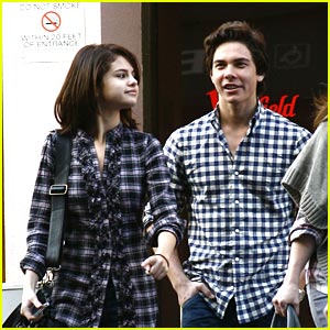 Selena Gomez: Westfield Mall with Cameron Quiseng!