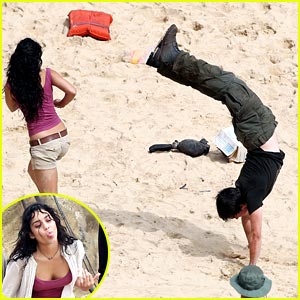 Josh Hutcherson: Handstand in Hawaii with Vanessa Hudgens