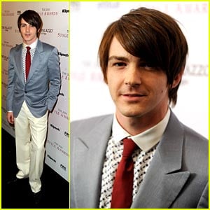 Drake Bell: Battle of the Brothers in Australia!