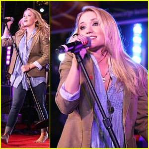 Emily Osment: Red Kettle Concert Cutie!