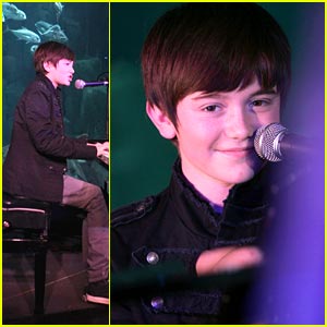 Greyson Chance: 'Waiting Outside The Lines' Video!