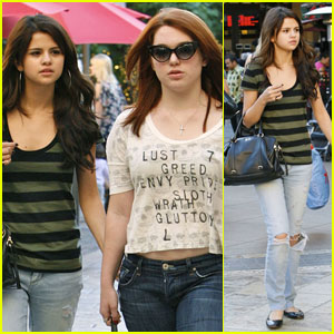 Selena Gomez: Grove Shopping with Jennifer Stone!