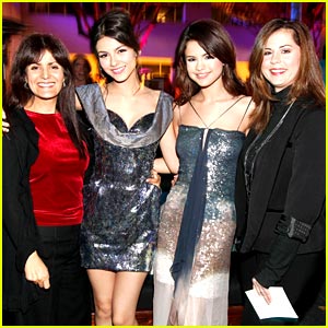 Selena Gomez: Style Awards Shimmering!