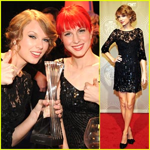 Taylor Swift: CMT Artist of the Year