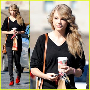 Taylor Swift is Coffee Cozy