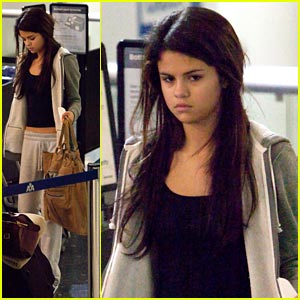 Selena Gomez: Late Night at LAX