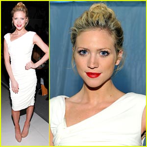 Brittany Snow: Monique Lhuillier Lovely