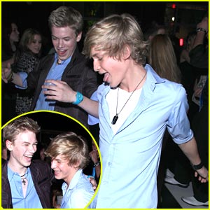 Cody Simpson & Kenton Duty: Dougie on the Dance Floor
