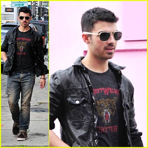 Joe Jonas: Shopping with Stylist Michelle!
