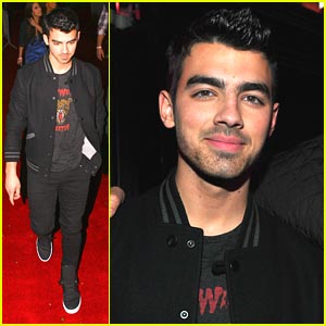 Joe Jonas: Pre-Grammy Party Guy