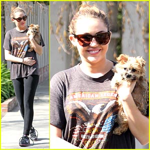 Miley Cyrus Debuts New Puppy