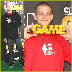 Ryan Sheckler Wins Alti-Dude at Hall of Game Awards!