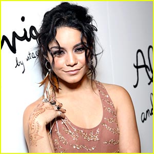 Vanessa Hudgens Had 'The Best Time' during Fashion Week